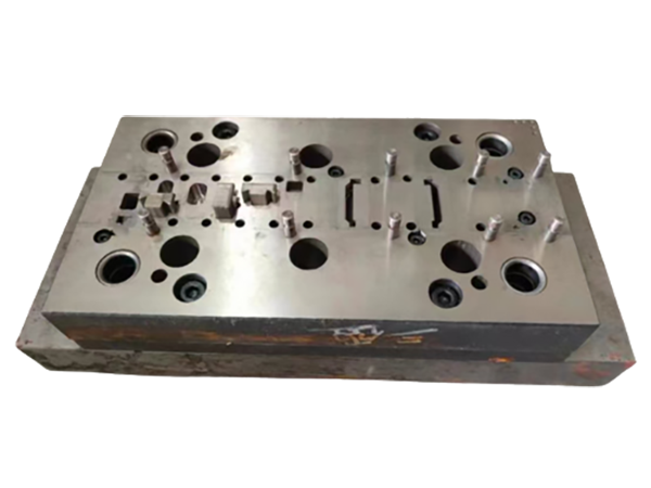 4.5Blanking & Piercing Die
